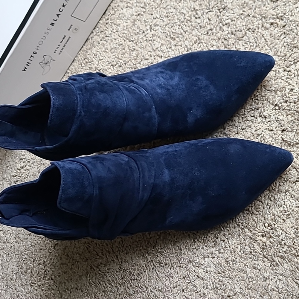 🎉Host Pick🎉 White house black market Chloe Side Twist Shootie - Picture 6 of 11